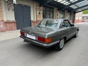 Afbeelding 4/40 van Mercedes-Benz 420 SL (1986)