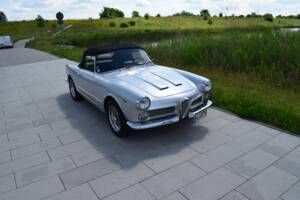 Image 2/18 de Alfa Romeo 2000 Spider (1960)