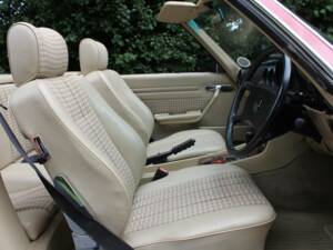 Image 11/20 de Mercedes-Benz 420 SL (1989)