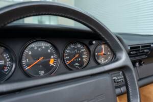 Imagen 5/32 de Porsche 911 Speedster 3.2 (1989)
