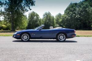 Image 29/36 of Jaguar XK8 4.0 (2001)