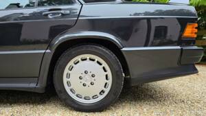 Imagen 42/69 de Mercedes-Benz 190 E 2.3-16 (1985)