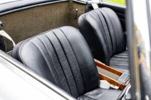 Image 44/50 of Mercedes-Benz 280 SL (1968)