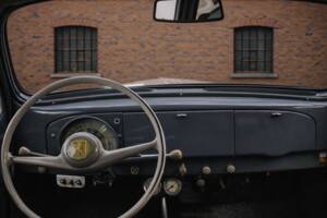 Image 21/28 de Peugeot 203 Familiale (1953)