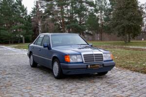 Bild 3/25 von Mercedes-Benz 300 E-24 (1991)