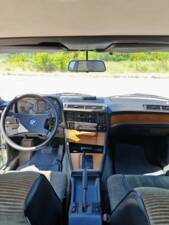 Image 27/50 de BMW 745i (1982)