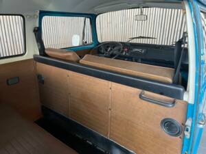 Bild 35/47 von Volkswagen T2b Kleinbus (1977)
