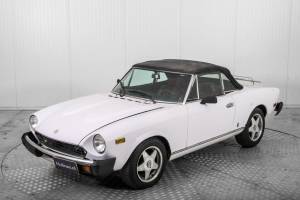 Image 39/50 de FIAT Spider 2000 Pininfarina 50th Anniversary Edition (1979)