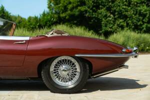 Image 39/50 de Jaguar E-Type 3.8 (1964)