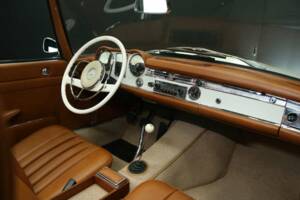 Image 23/50 of Mercedes-Benz 230 SL (1965)