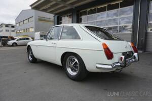 Image 6/54 de MG MGB GT (1974)