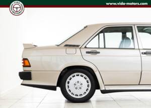 Bild 2/15 von Mercedes-Benz 190 E 2.3-16V (1988)