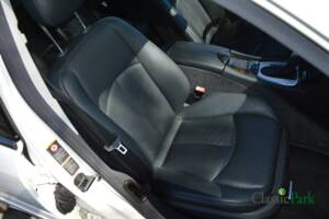 Image 27/50 of Mercedes-Benz E 500 T (2004)