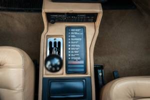 Image 13/15 of Ferrari Mondial 3.2 (1987)