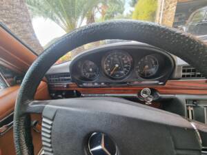 Image 8/8 de Mercedes-Benz 350 SE (1976)