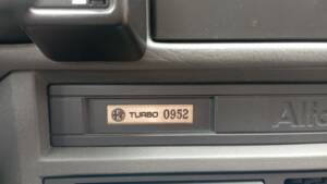 Image 33/51 of Alfa Romeo 75 1.8 Turbo (1991)