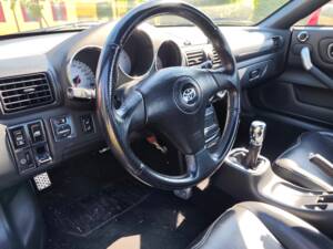 Image 8/57 of Toyota MR2 (2003)