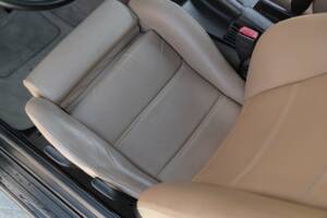 Bild 35/50 von BMW 320i (1989)
