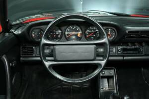 Image 14/30 de Porsche 911 Speedster 3.2 (1989)