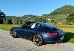 Image 2/11 of Porsche 911 Targa 4S (2014)