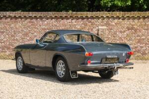 Image 2/50 de Volvo 1800 S (1966)