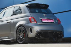 Image 7/21 of Abarth 695 Biposto (2016)