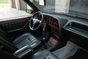 Imagen 25/50 de Lancia Thema 8.32 (1989)