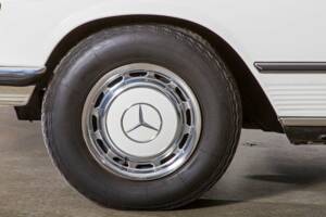 Image 24/30 of Mercedes-Benz 350 SL (1972)