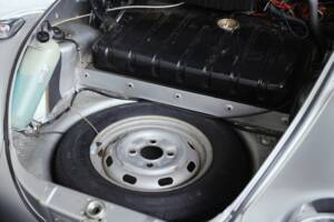 Image 33/37 of Volkswagen Beetle 1302 (1971)