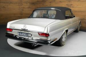 Imagen 11/19 de Mercedes-Benz 280 SE (1969)