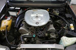 Image 31/36 de Mercedes-Benz 280 E (1982)