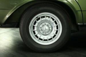Bild 49/50 von Mercedes-Benz 300 D (1981)