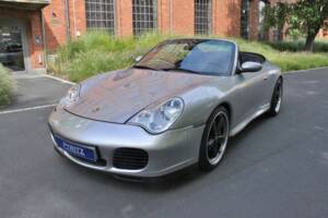 Bild 1/17 von Porsche 911 Carrera 4 (2004)