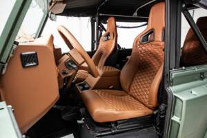 Image 17/44 of Land Rover Defender 90 (2011)