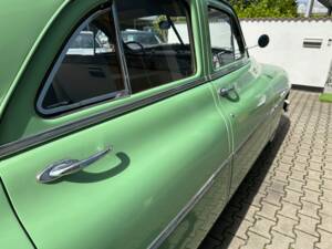 Image 3/82 of Packard Deluxe (1950)