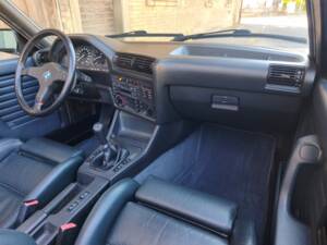 Afbeelding 14/26 van BMW 325i (1989)