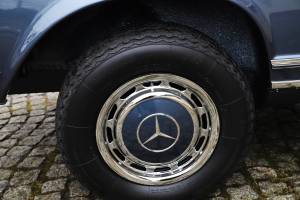 Image 25/51 of Mercedes-Benz 280 SL (1969)