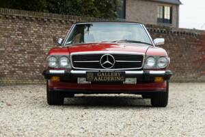 Imagen 43/50 de Mercedes-Benz 560 SL (1986)