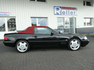 Image 7/28 of Mercedes-Benz SL 500 (1998)