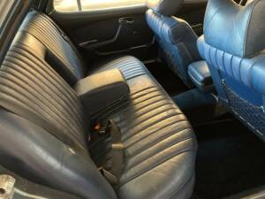 Image 28/38 of Mercedes-Benz 450 SE (1977)
