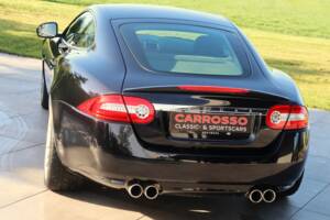 Image 44/50 of Jaguar XKR (2010)