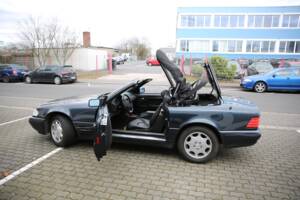 Immagine 12/17 di Mercedes-Benz SL 280 (1995)