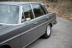 Image 23/36 of Mercedes-Benz 300 SEL 6.3 (1970)