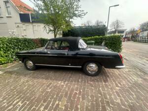Imagen 11/26 de Peugeot 404 Convertible (1968)
