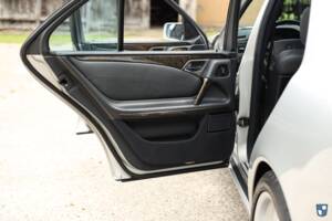 Image 76/98 de Mercedes-Benz E 50 AMG (1996)
