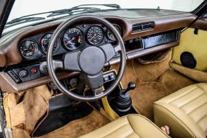Image 23/50 of Porsche 911 SC 3.0 (1982)