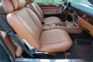 Image 26/50 of Aston Martin V8 (1980)