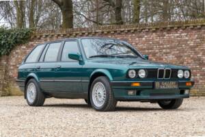 Image 23/50 of BMW 316i Touring (1993)