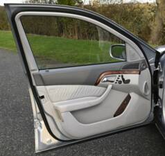 Image 49/50 de Mercedes-Benz S 500 L (2001)