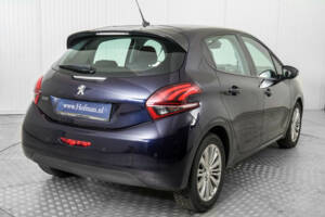 Bild 26/50 von Peugeot 208 1.2 PureTech 82 (2019)